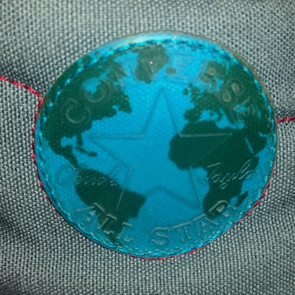 Converse - Picture 2 of 5